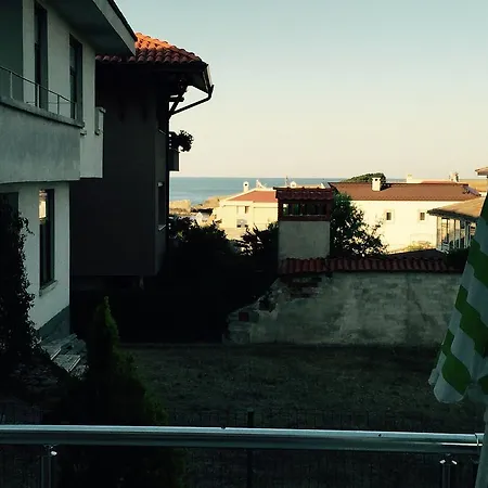 California Sinemoretz