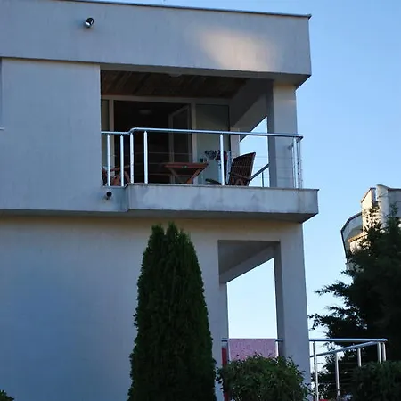 Guest house California