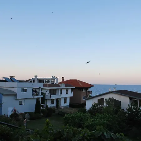 Guest house California 3*